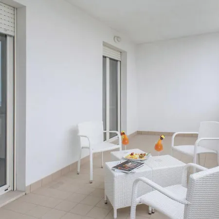 Casa vacanze Modern Holiday In With Private Terrace